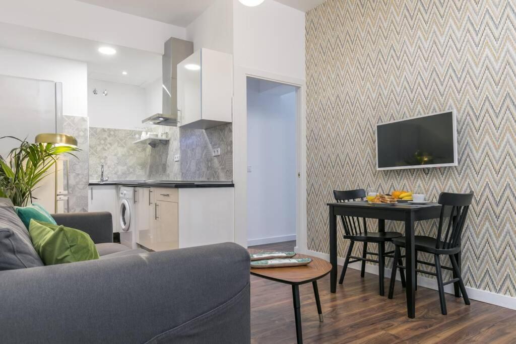 Apartamentos Plaza De Pedro Zerolo I Madrid Eksteriør bilde