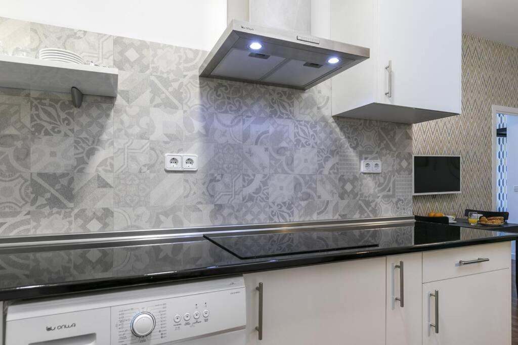Apartamentos Plaza De Pedro Zerolo I Madrid Eksteriør bilde